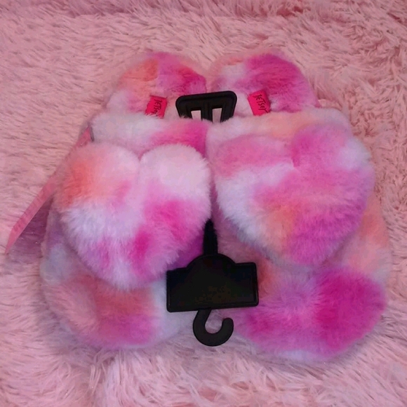 Betsey Johnson Slippers - Picture 2 of 6